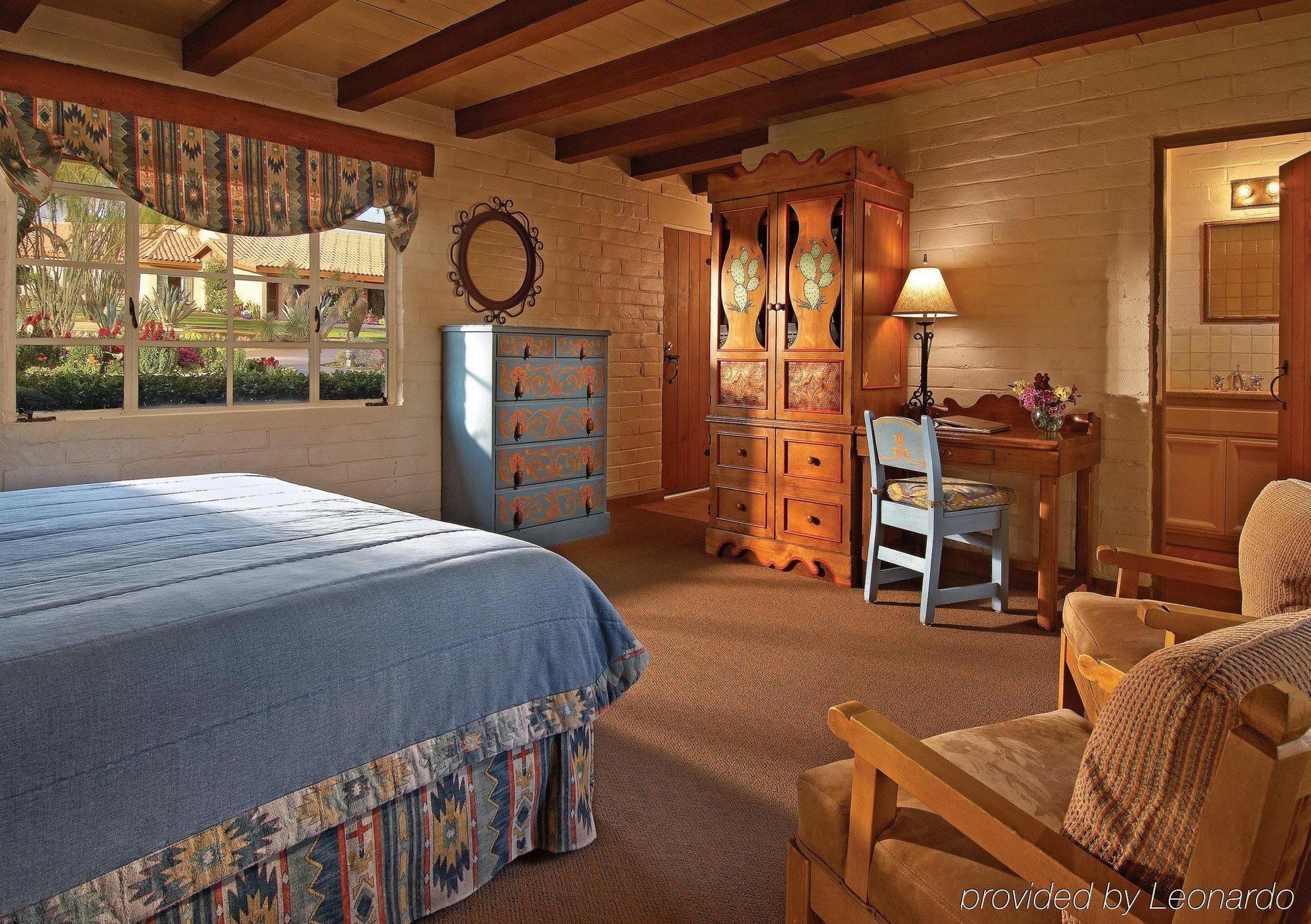 Rancho De Los Caballeros Wickenburg Room photo
